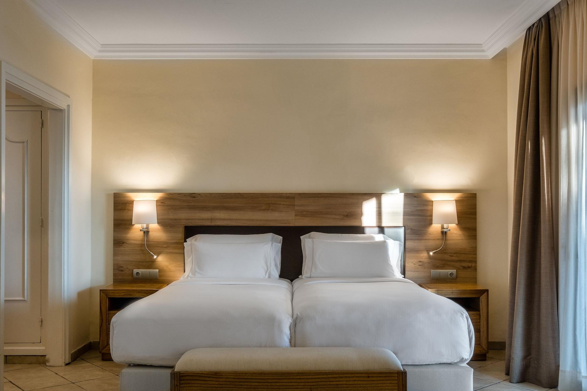 Eden Roc & By Brava Hotel