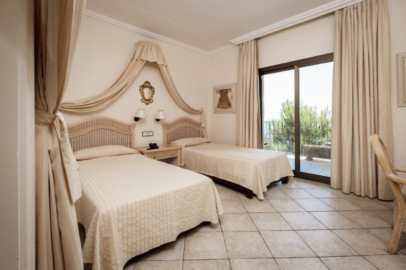 Eden Roc & By Brava Hotel